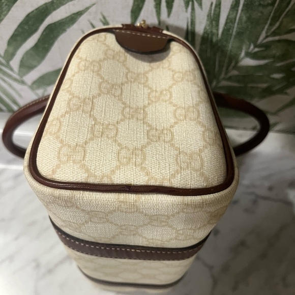 Gucci GG Supreme Small Handbag - Picture 7 of 11